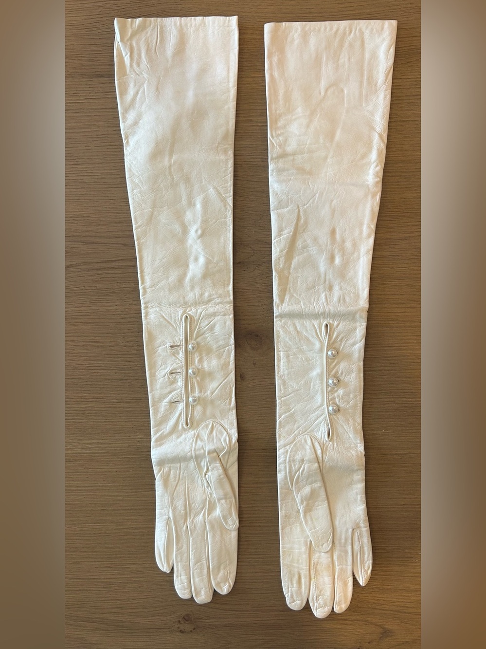 Vintage Shalimar White Leather Opera Gloves Silk Lined Made in Italy Size 7